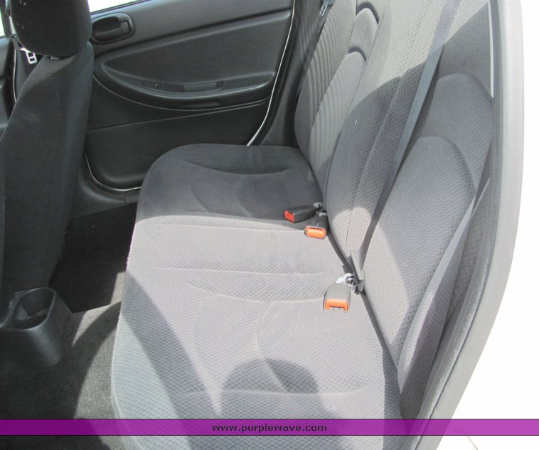 image for item 6067 2006 Dodge Stratus