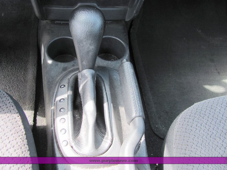 image for item 6067 2006 Dodge Stratus