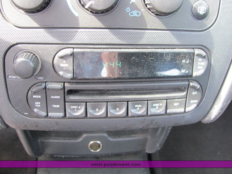 image for item 6067 2006 Dodge Stratus