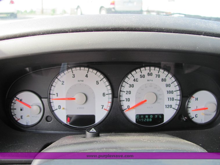 image for item 6067 2006 Dodge Stratus