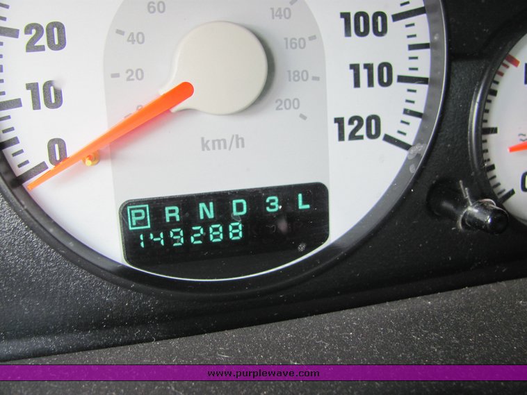 image for item 6067 2006 Dodge Stratus