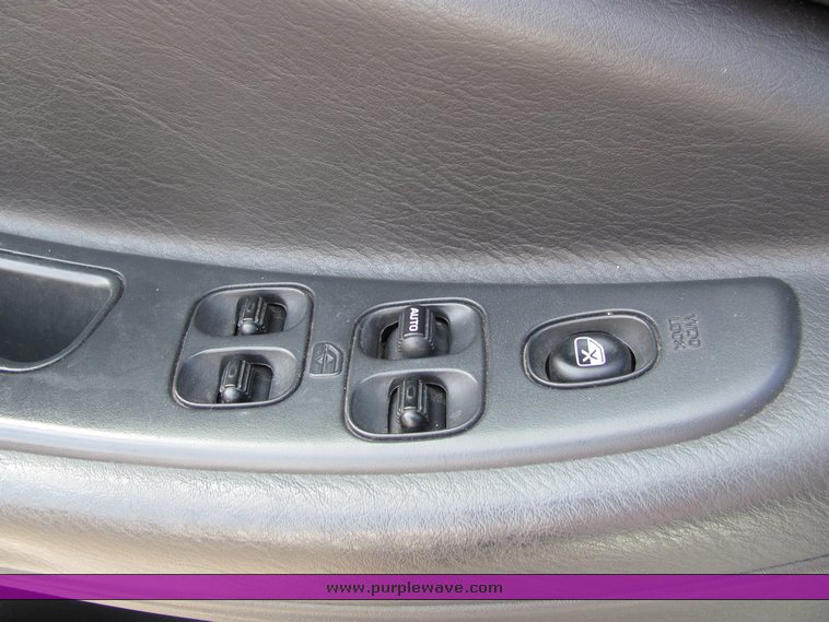 image for item 6067 2006 Dodge Stratus