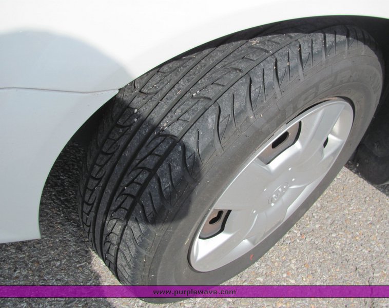 image for item 6067 2006 Dodge Stratus