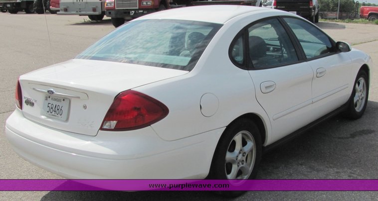 image for item 6068 2002 Ford Tarus