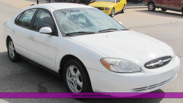 image for item 6068 2002 Ford Tarus