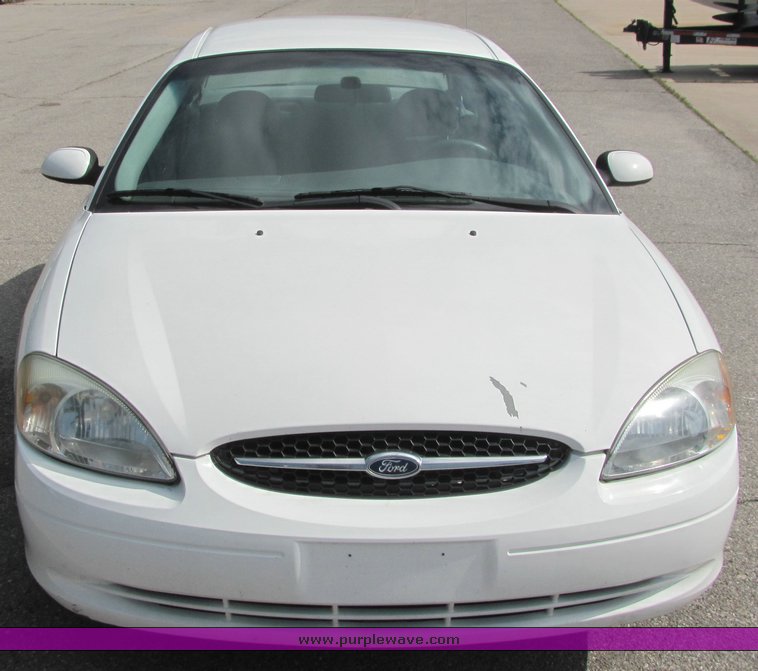 image for item 6068 2002 Ford Tarus