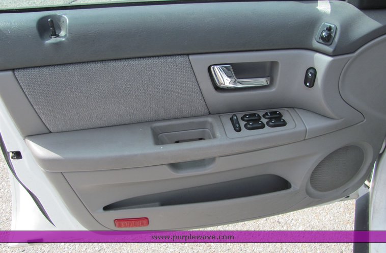 image for item 6068 2002 Ford Tarus