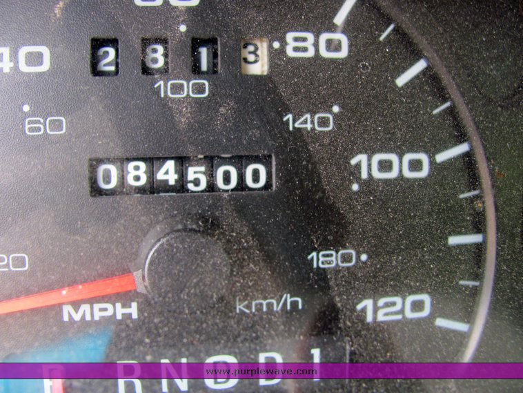 image for item 6068 2002 Ford Tarus