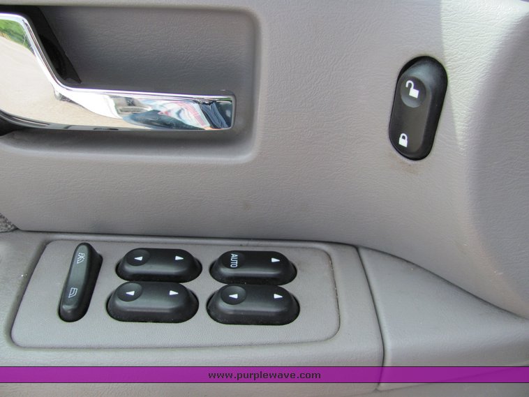 image for item 6068 2002 Ford Tarus