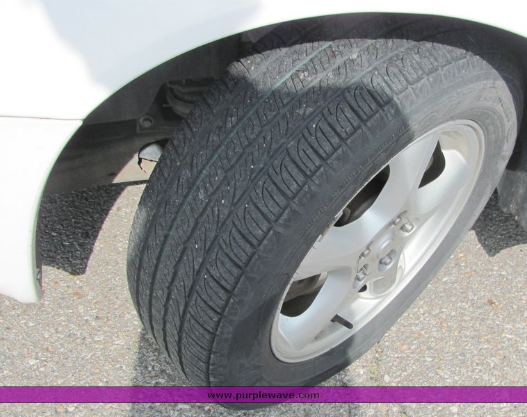 image for item 6068 2002 Ford Tarus