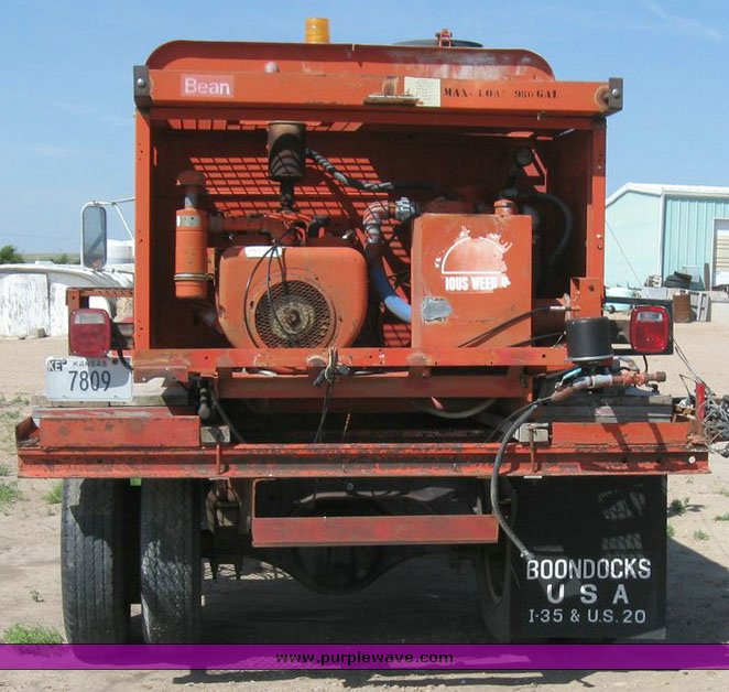 image for item 6798 1981 Ford F600