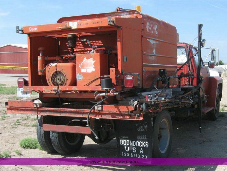 image for item 6798 1981 Ford F600