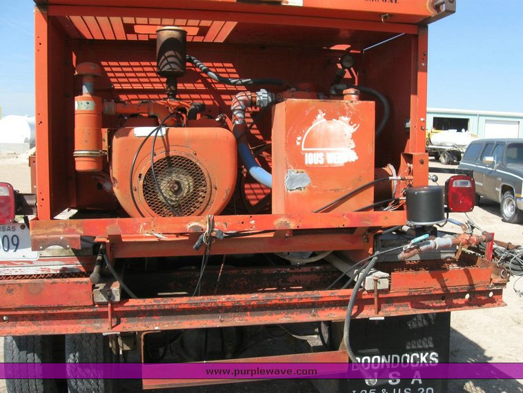 image for item 6798 1981 Ford F600