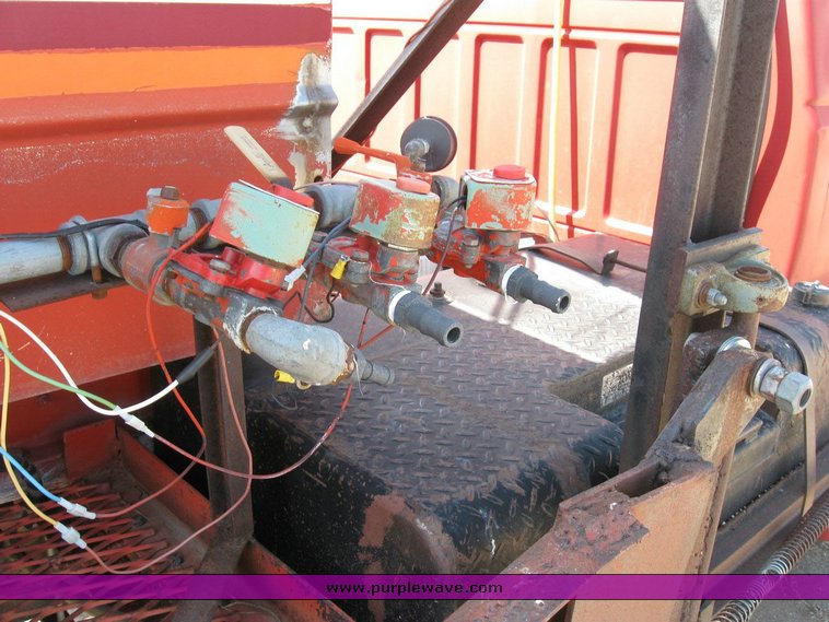 image for item 6798 1981 Ford F600