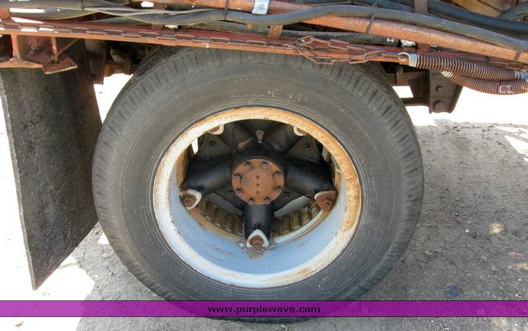 image for item 6798 1981 Ford F600