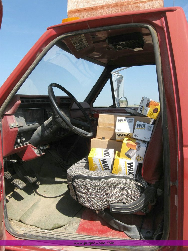 image for item 6798 1981 Ford F600