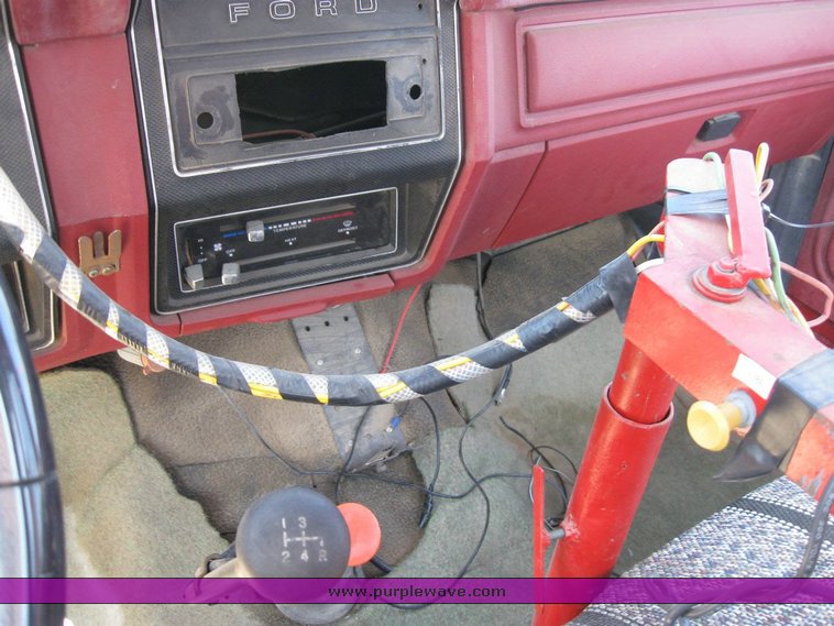 image for item 6798 1981 Ford F600