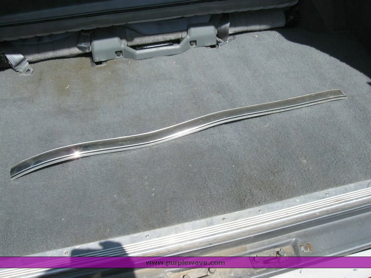 image for item 6799 1988 GMC R1500 Suburban