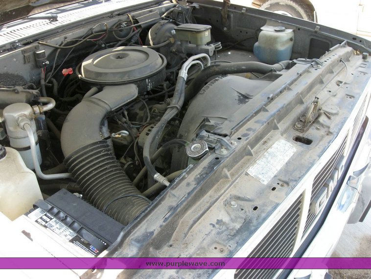 image for item 6799 1988 GMC R1500 Suburban