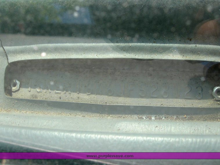 image for item 6799 1988 GMC R1500 Suburban