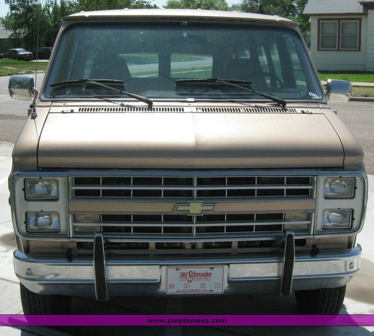 image for item 6800 1988 Chevrolet Sportvan C30