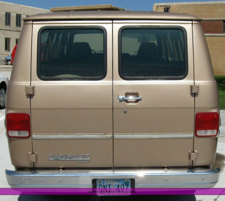 image for item 6800 1988 Chevrolet Sportvan C30