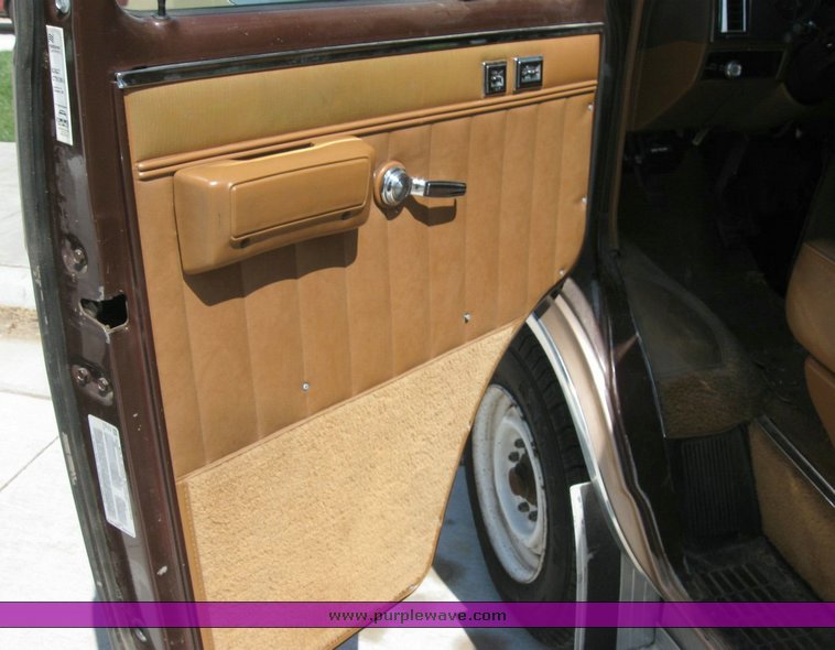 image for item 6800 1988 Chevrolet Sportvan C30