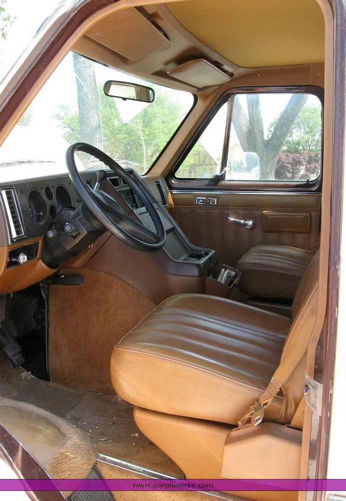 image for item 6800 1988 Chevrolet Sportvan C30