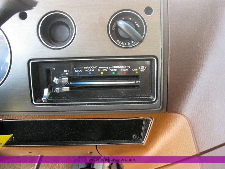 image for item 6800 1988 Chevrolet Sportvan C30