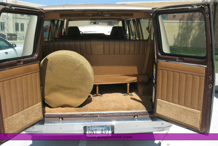 image for item 6800 1988 Chevrolet Sportvan C30