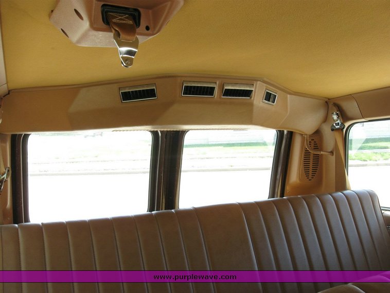 image for item 6800 1988 Chevrolet Sportvan C30