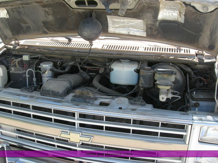 image for item 6800 1988 Chevrolet Sportvan C30