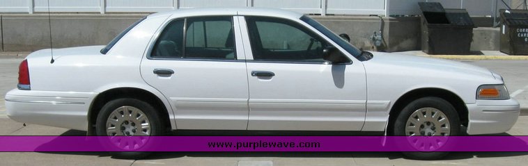 image for item 6801 2005 Ford Crown Victoria Police Intercepter