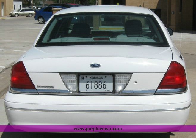image for item 6801 2005 Ford Crown Victoria Police Intercepter