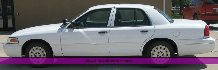 image for item 6801 2005 Ford Crown Victoria Police Intercepter