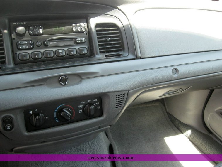 image for item 6801 2005 Ford Crown Victoria Police Intercepter