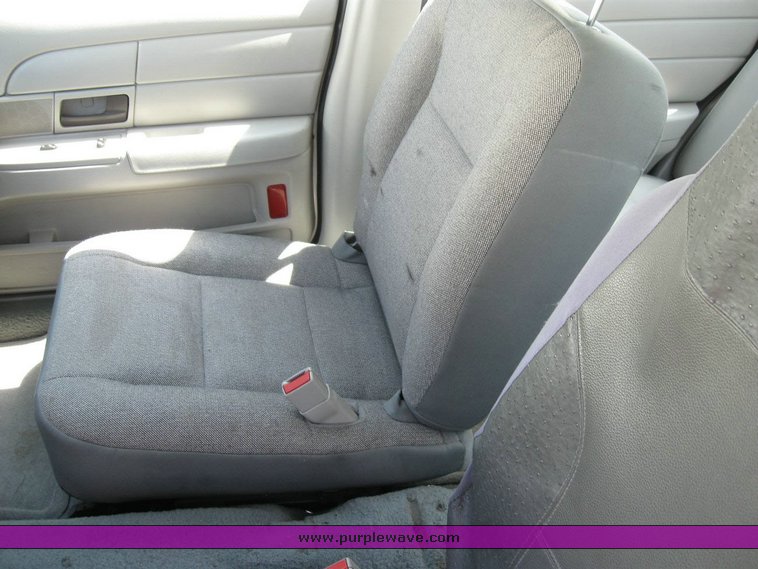 image for item 6801 2005 Ford Crown Victoria Police Intercepter