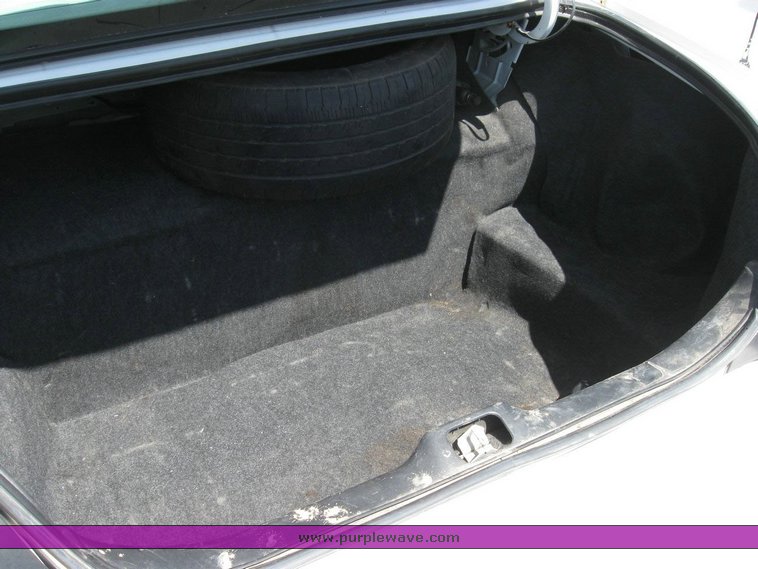 image for item 6801 2005 Ford Crown Victoria Police Intercepter