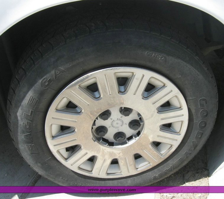 image for item 6801 2005 Ford Crown Victoria Police Intercepter