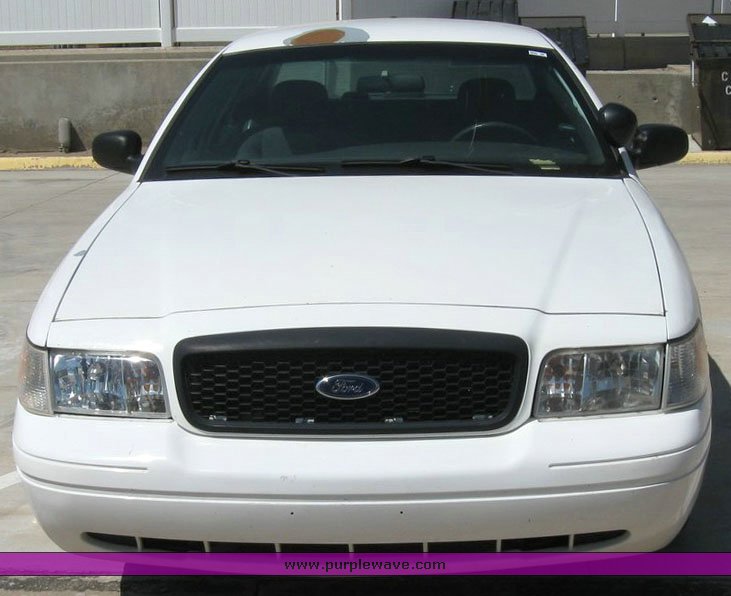 image for item 6802 2003 Ford Crown Victoria Police Intercepter