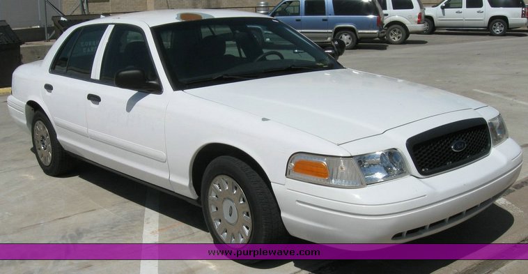 image for item 6802 2003 Ford Crown Victoria Police Intercepter