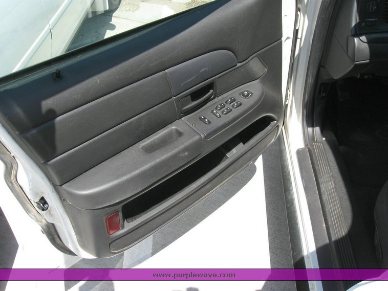 image for item 6802 2003 Ford Crown Victoria Police Intercepter