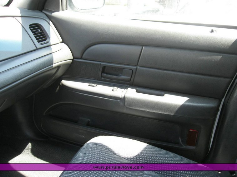 image for item 6802 2003 Ford Crown Victoria Police Intercepter