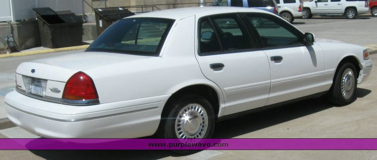image for item 6803 2001 Ford Crown Victoria Police Intercepter