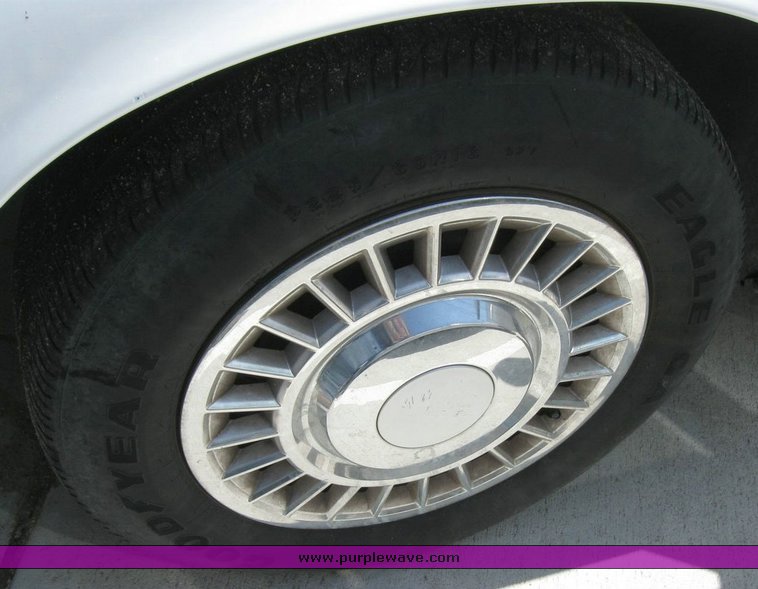 image for item 6803 2001 Ford Crown Victoria Police Intercepter