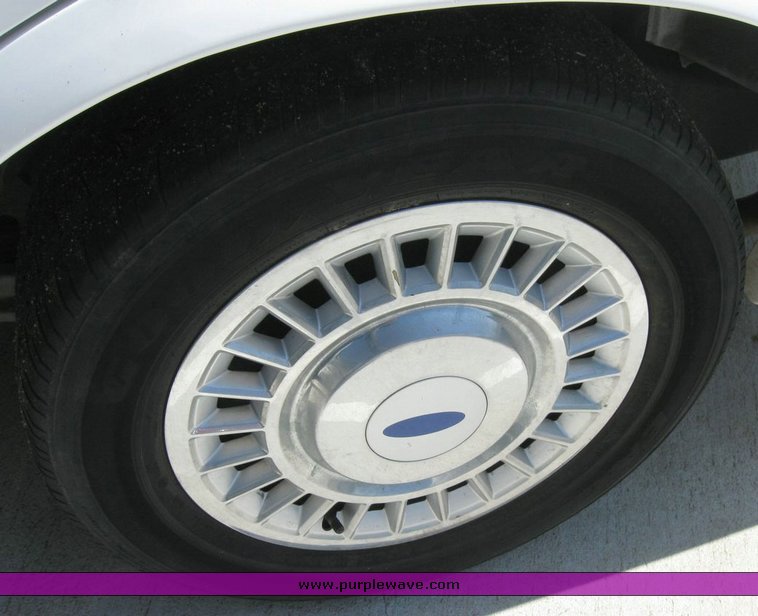 image for item 6803 2001 Ford Crown Victoria Police Intercepter