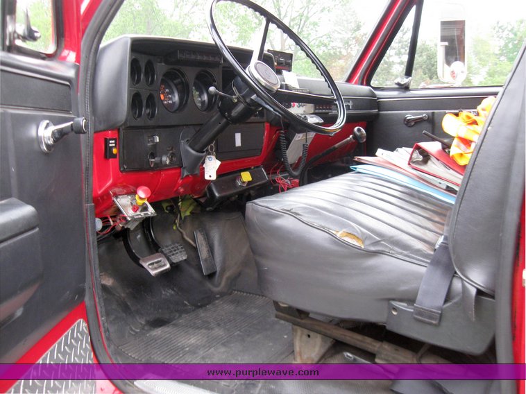 image for item 7299 1988 Chevrolet 70 tanker truck