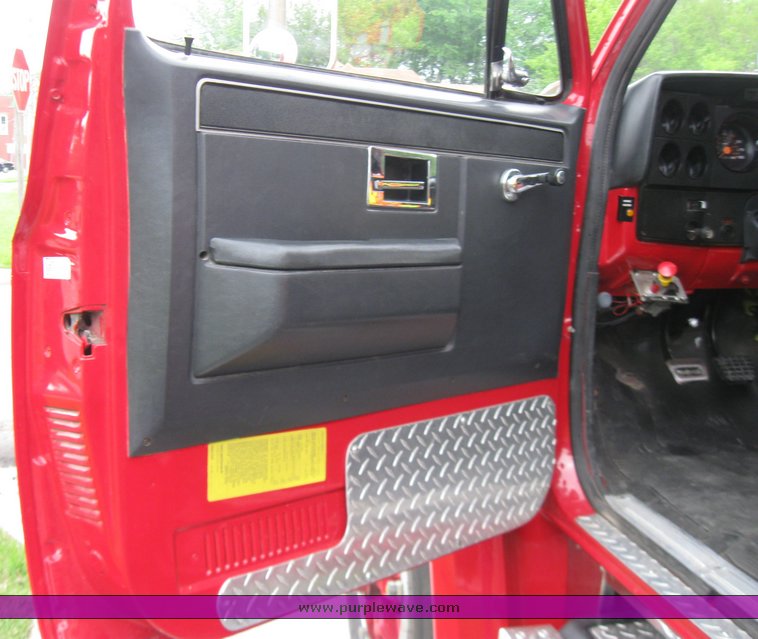 image for item 7299 1988 Chevrolet 70 tanker truck