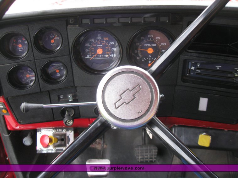 image for item 7299 1988 Chevrolet 70 tanker truck