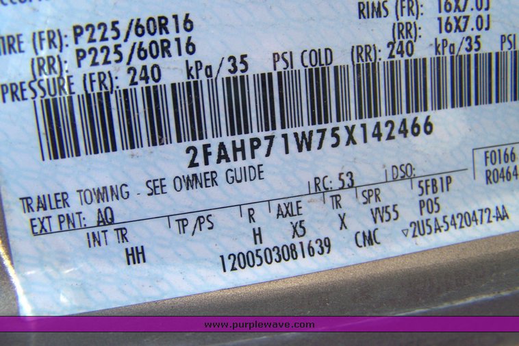 image for item 8497 2005 Ford Crown Victoria Police Interceptor